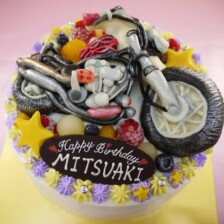 【全国配送】バイクの立体ケーキを作りました②