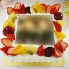 【新商品】ボックス型の写真ケーキ（５号５～６人用￥5,800～）