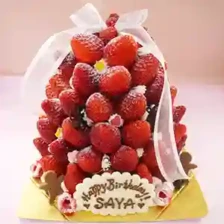 【２段ケーキ】【冬季限定】苺のクロカンブッシュ　6号（15㎝/9㎝・約6～7人用）￥13,000（税込）～