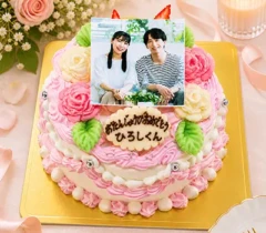 お花畑の写真ケーキ　4号（12㎝・約2～3人用）￥4,500（税込）～