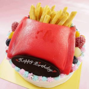 全国配送できるフライドポテトの立体ケーキ