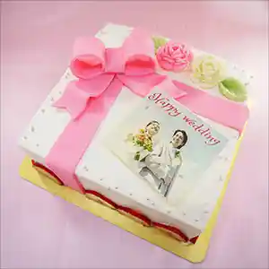 プレゼントボックス（ホワイト）写真付　5号限定（約4～5人用）￥5,800（税込）